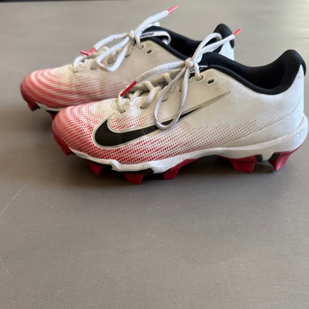 Nike Youth Vapor Shark 3 Football Cleats youth size 6y